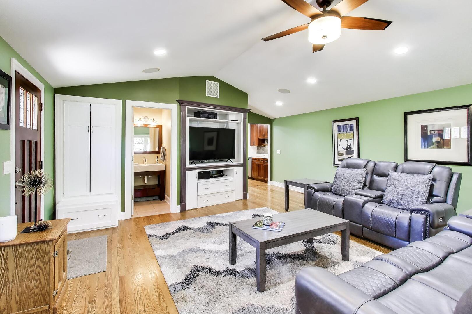 15352 W Cherrywood Lane, Libertyville, IL 60048