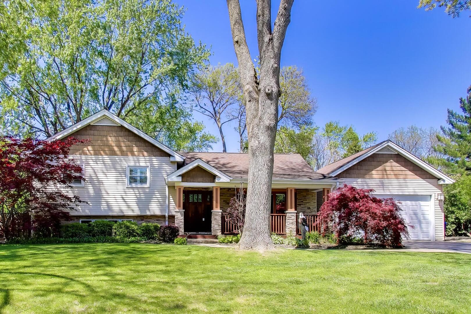 15352 W Cherrywood Lane, Libertyville, IL 60048