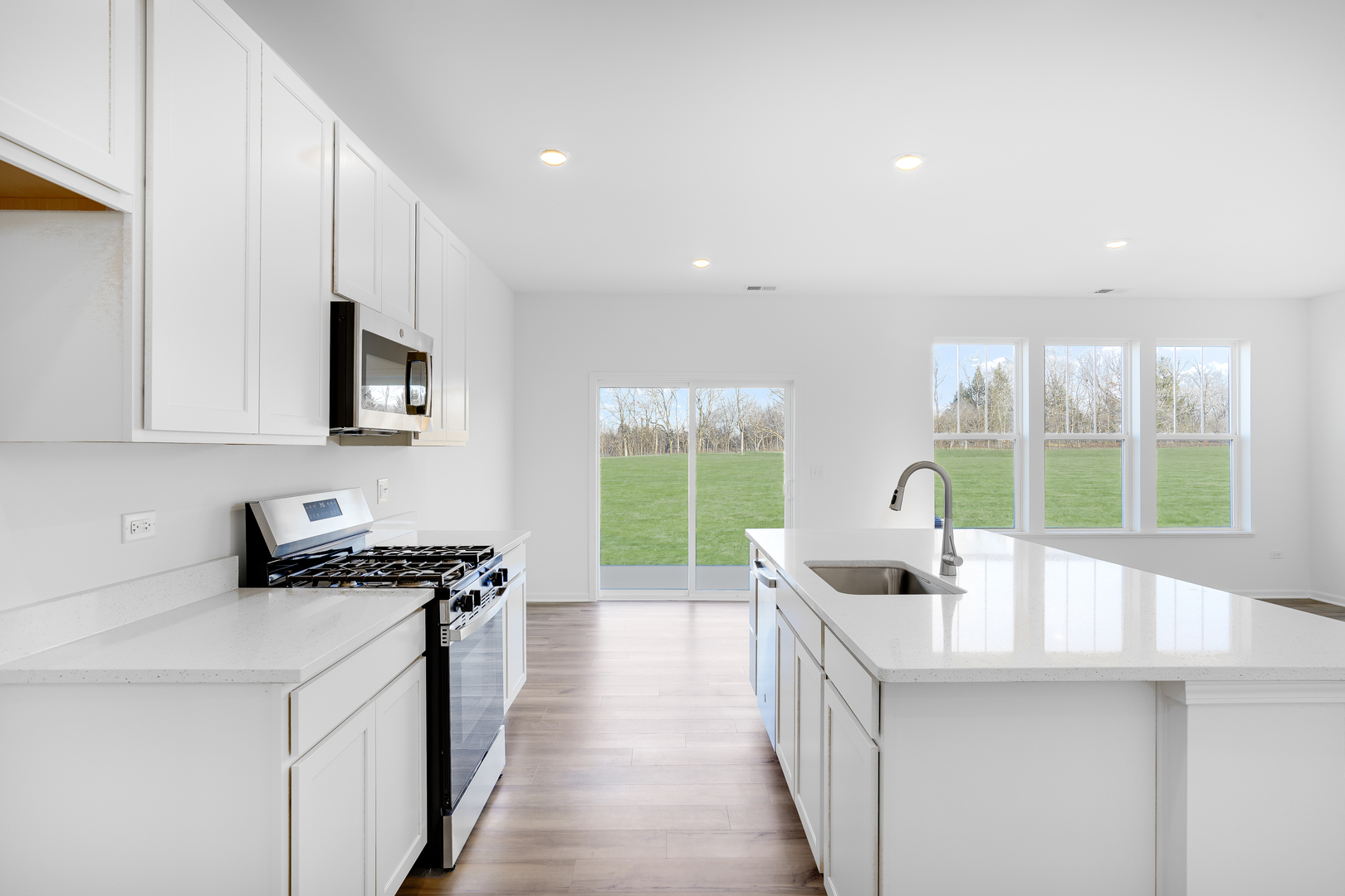 4209 Meadowridge Road, Woodstock, IL 60098