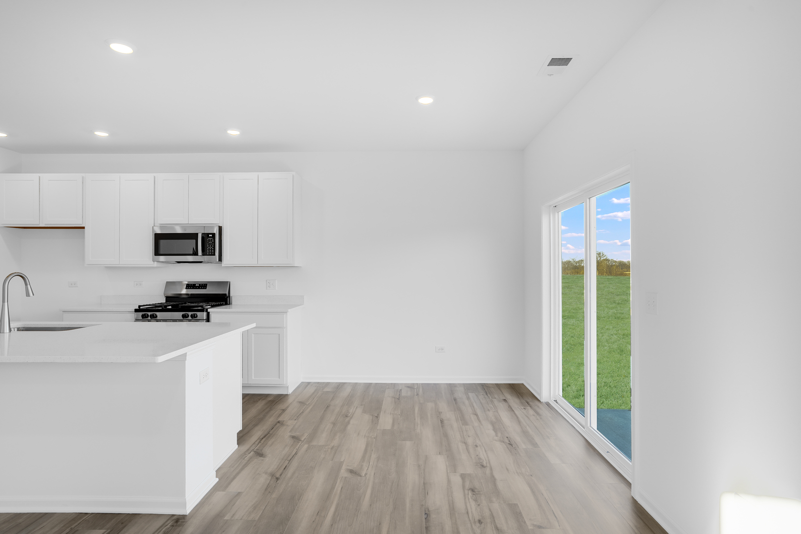 4209 Meadowridge Road, Woodstock, IL 60098