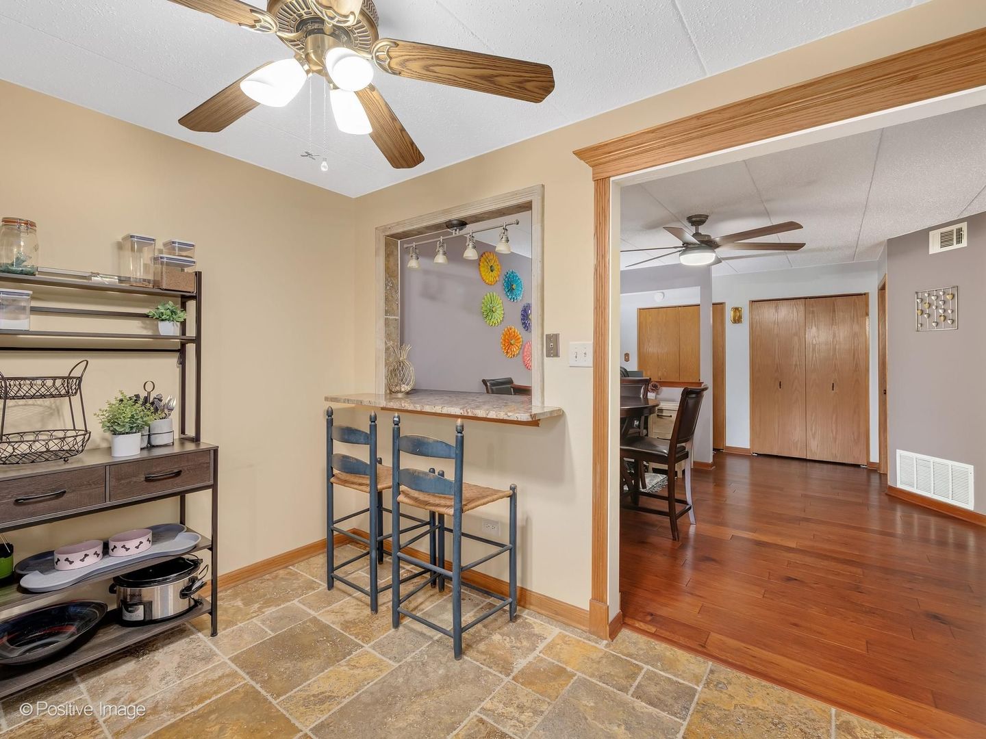 10985 S 84th Avenue #2B, Palos Hills, IL 60465