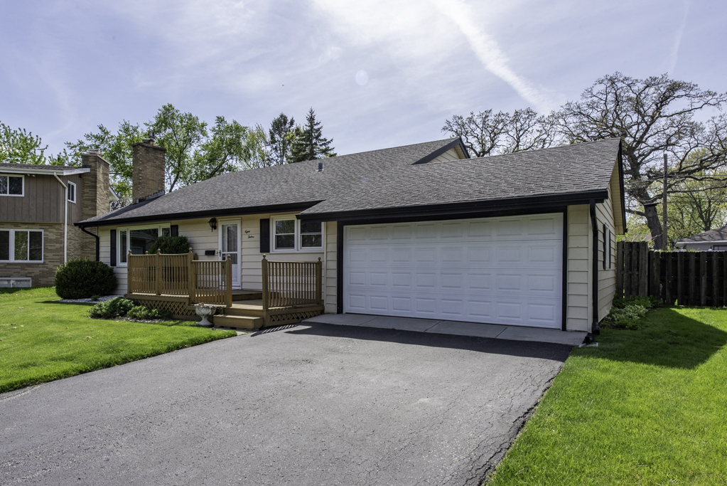 812 Geddes Court, Winthrop Harbor, IL 60096
