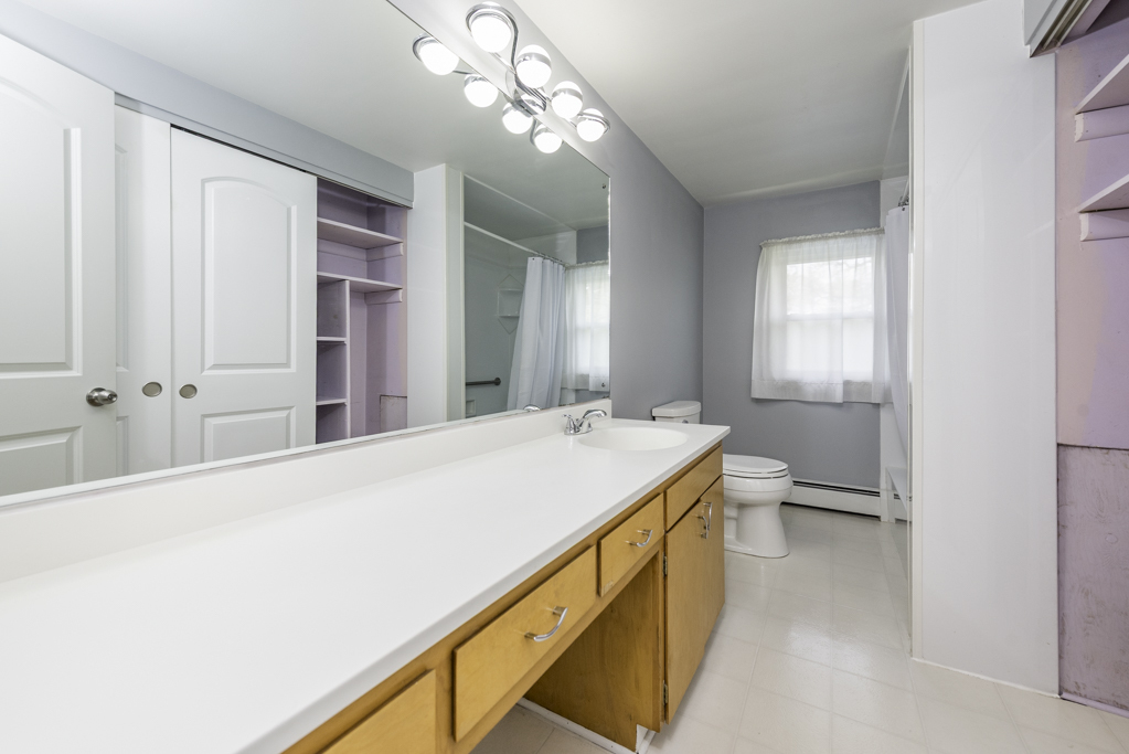 812 Geddes Court, Winthrop Harbor, IL 60096