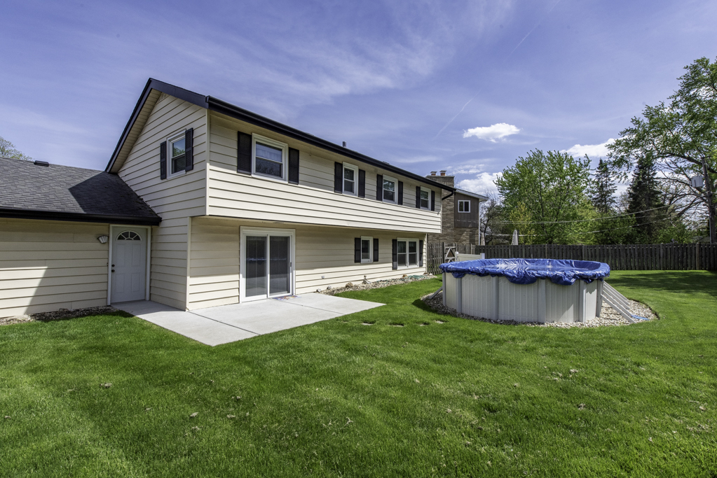 812 Geddes Court, Winthrop Harbor, IL 60096