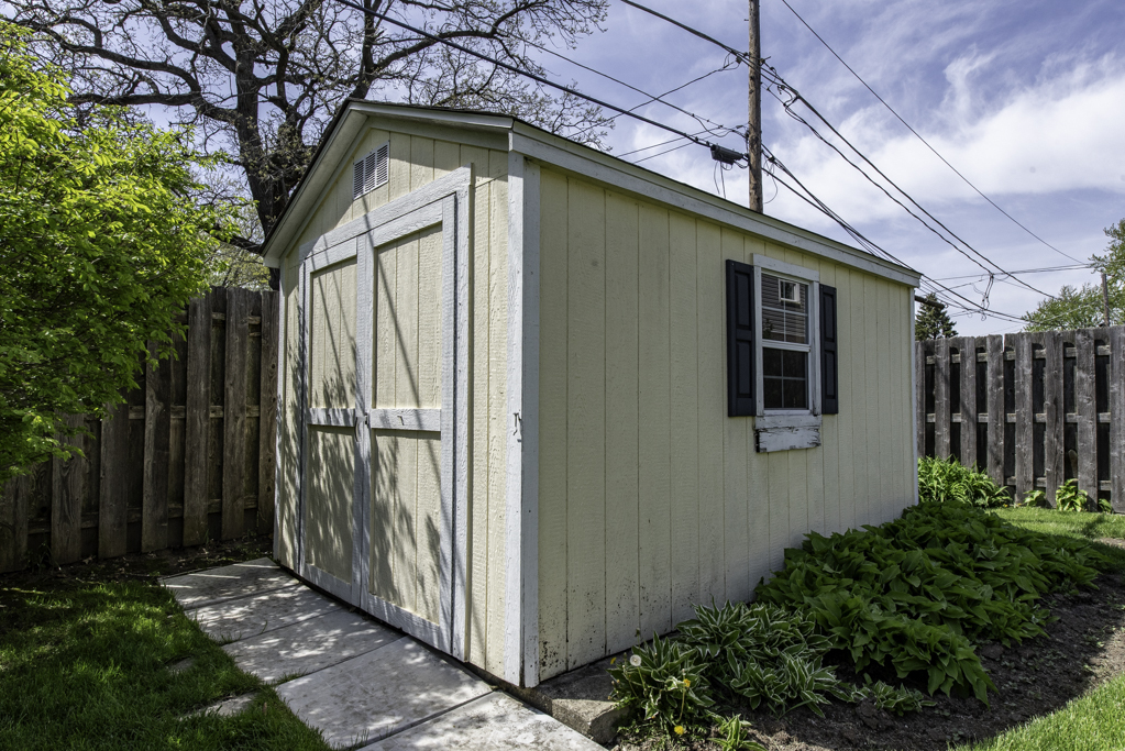 812 Geddes Court, Winthrop Harbor, IL 60096