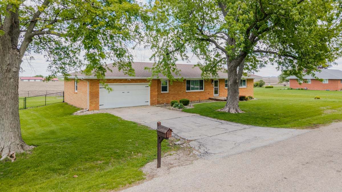 200 W Winslow Street, Danvers, IL 61732
