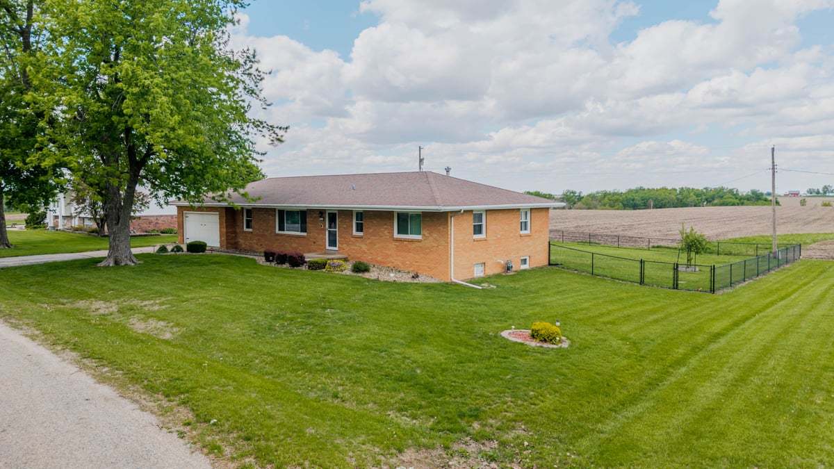 200 W Winslow Street, Danvers, IL 61732