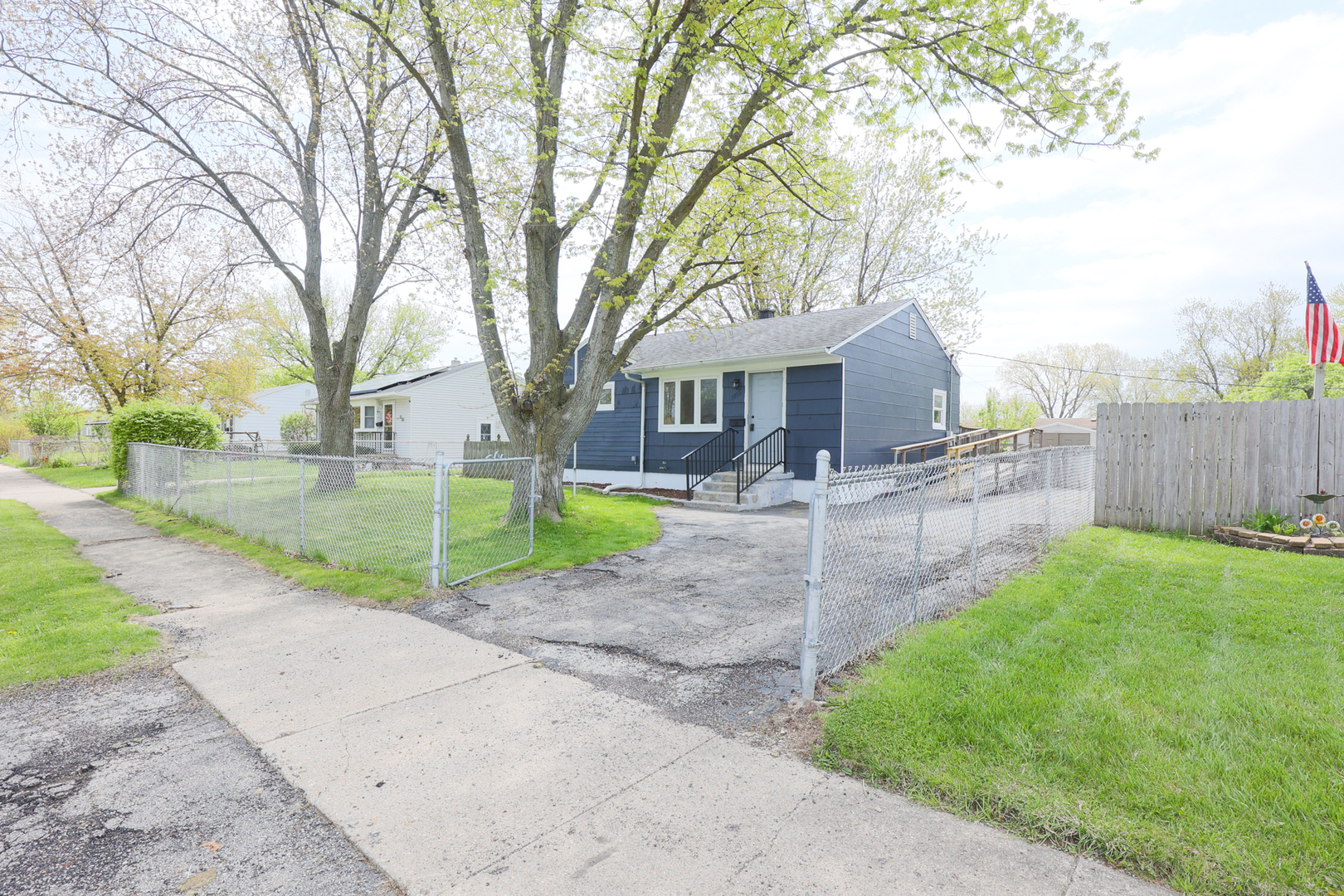 1733 Ballentine Street, Waukegan, IL 60087