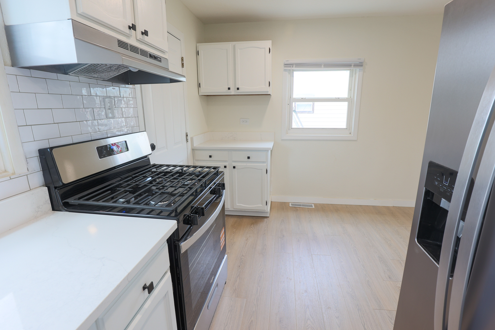 1733 Ballentine Street, Waukegan, IL 60087