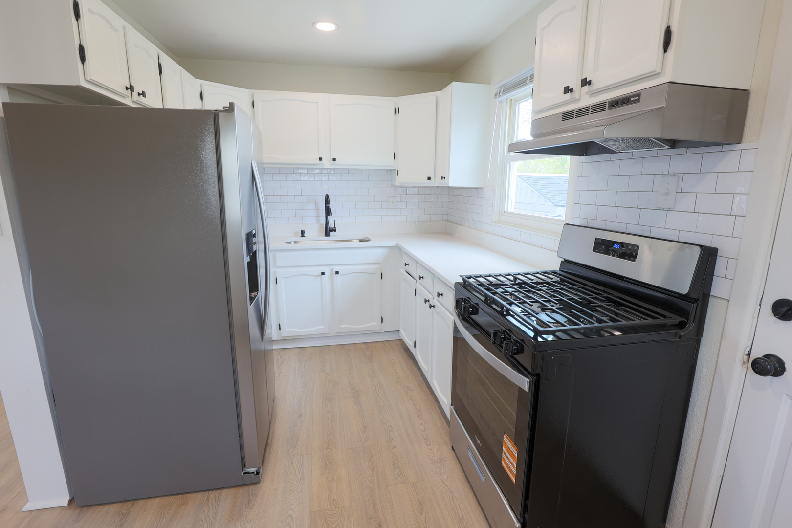 1733 Ballentine Street, Waukegan, IL 60087