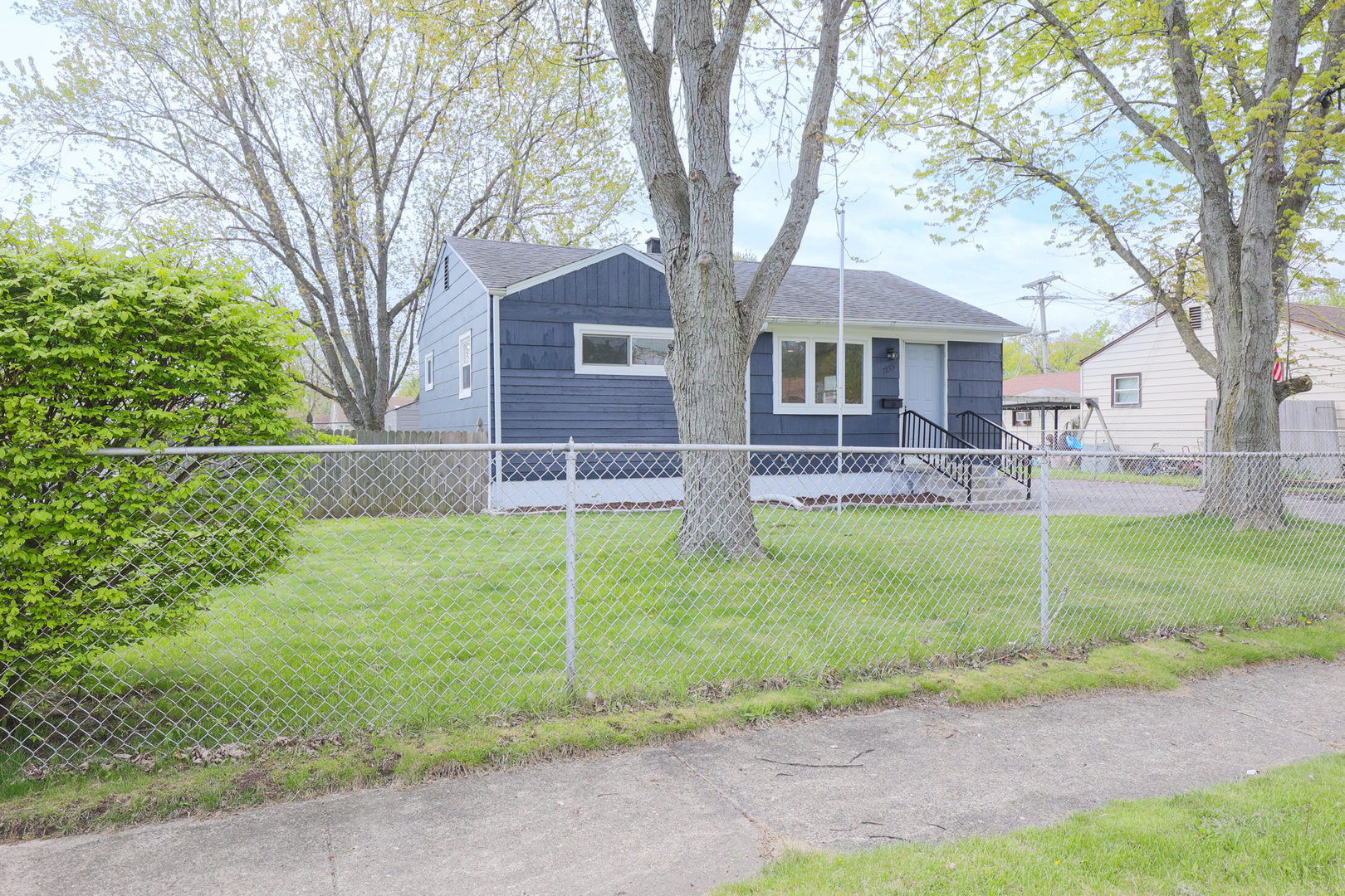 1733 Ballentine Street, Waukegan, IL 60087