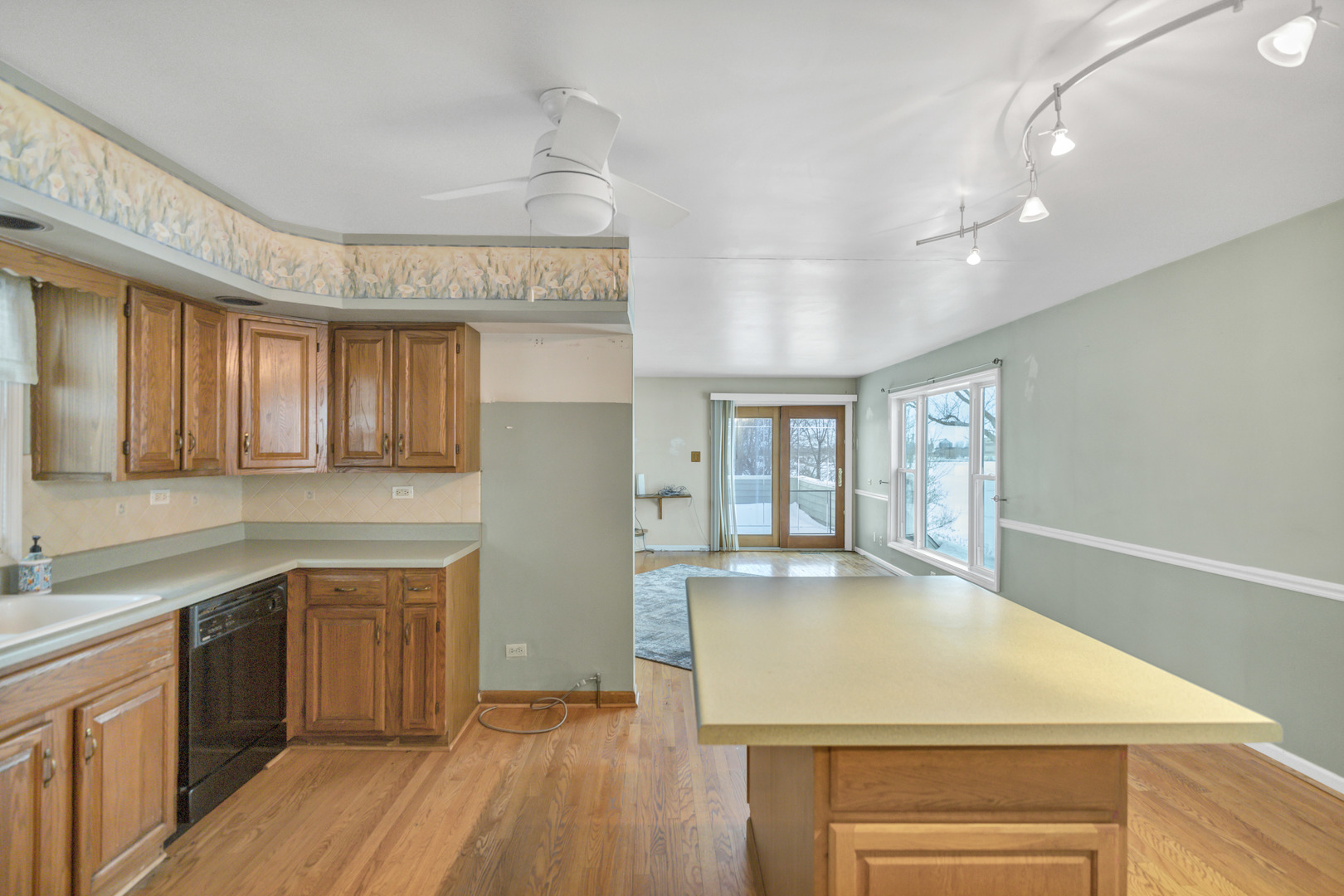 278 N State Street, Hampshire, IL 60140