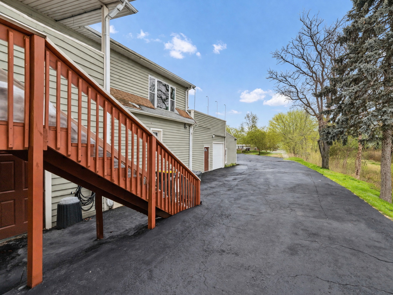 278 N State Street, Hampshire, IL 60140