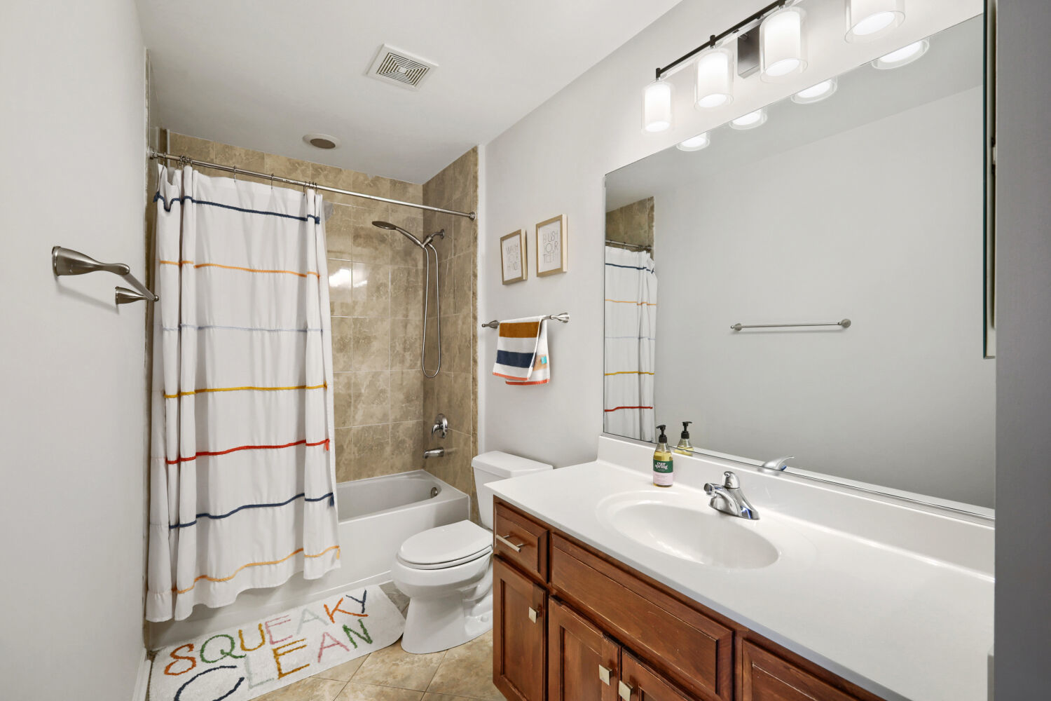 155 Michigan Drive, Bloomingdale, IL 60108