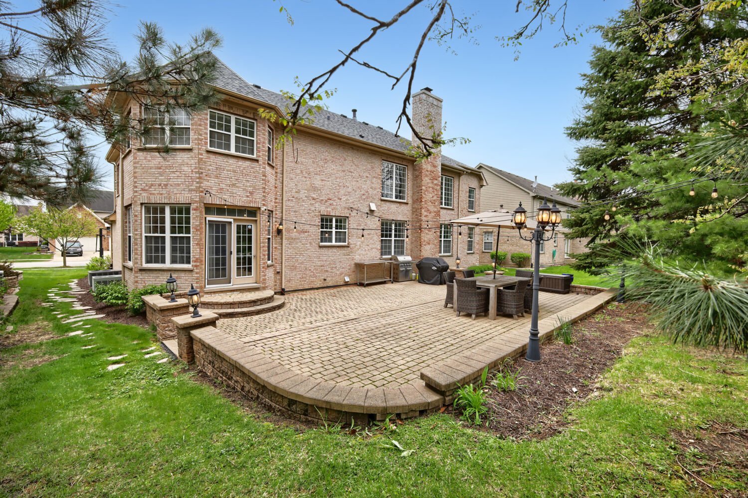 155 Michigan Drive, Bloomingdale, IL 60108