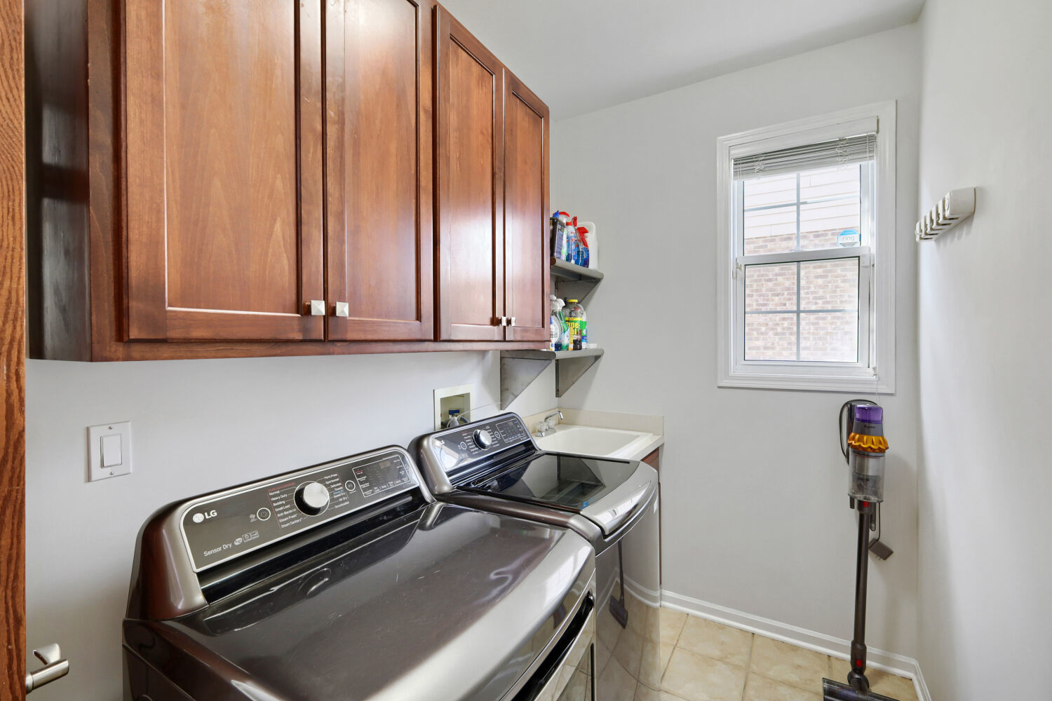 155 Michigan Drive, Bloomingdale, IL 60108