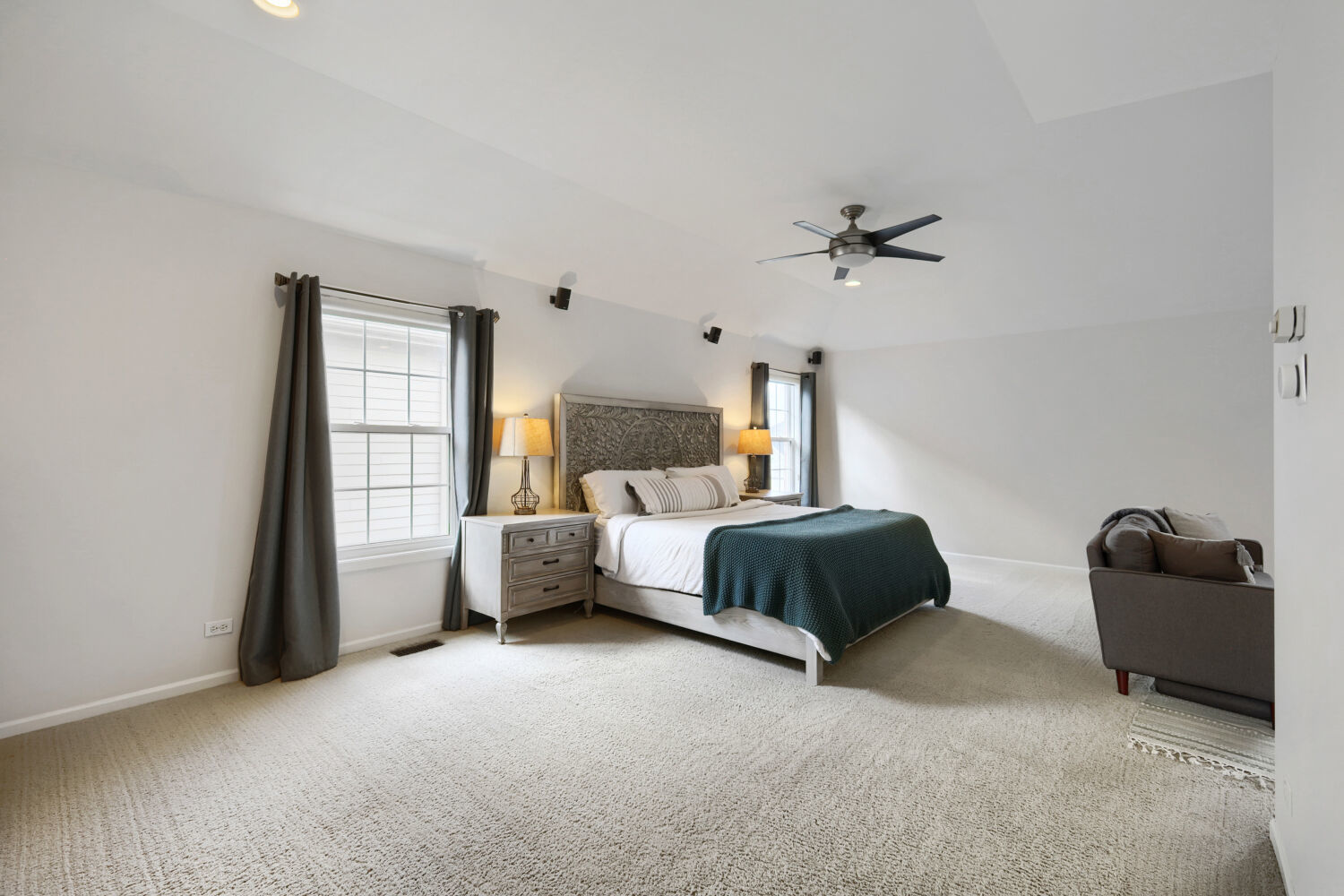 155 Michigan Drive, Bloomingdale, IL 60108