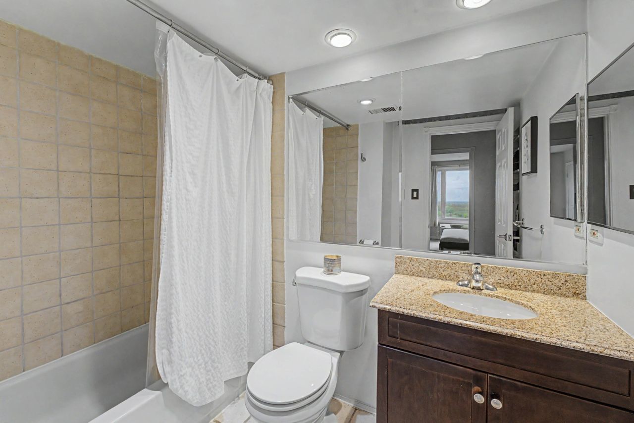 1 Renaissance Place #1105, Palatine, IL 60067