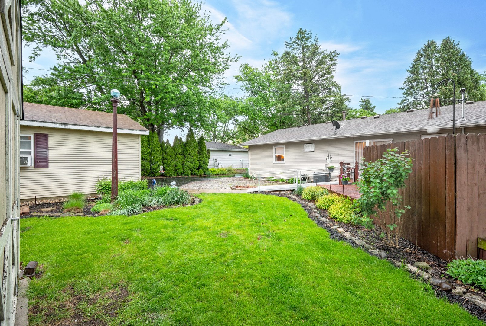 327 W Poplar Street, Heyworth, IL 61745