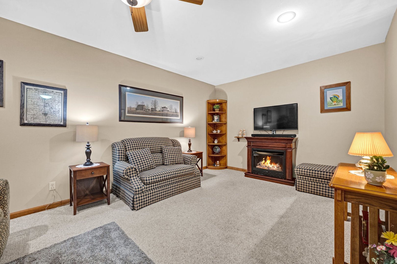327 W Poplar Street, Heyworth, IL 61745