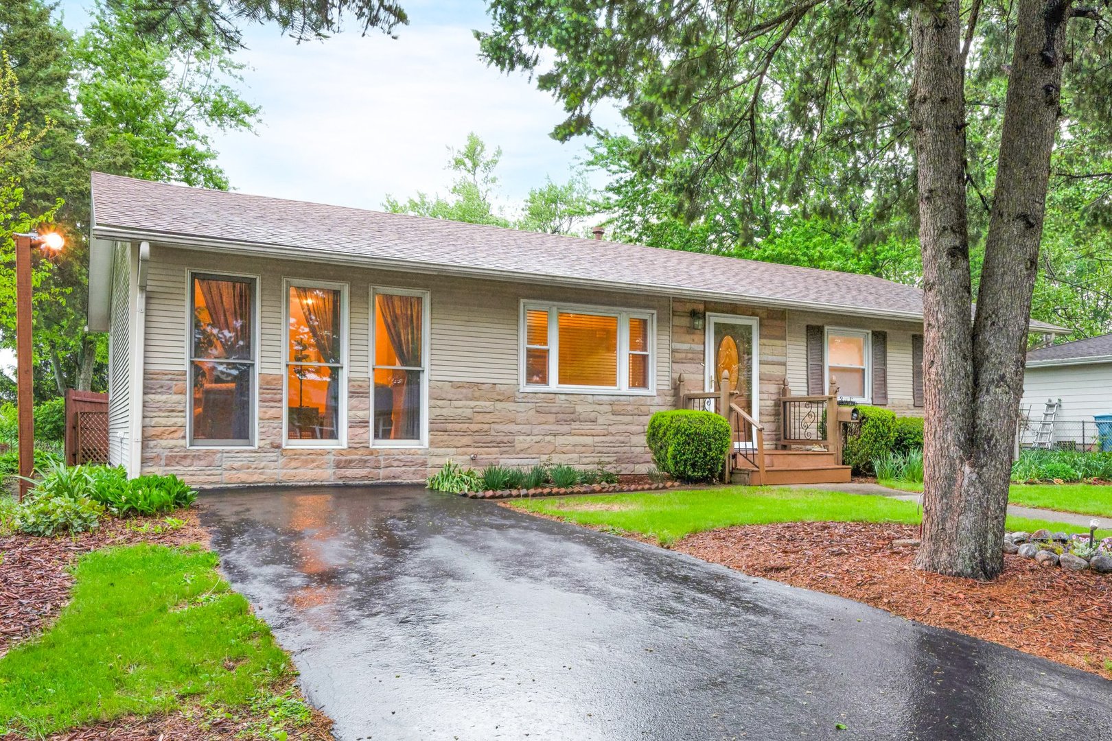 327 W Poplar Street, Heyworth, IL 61745