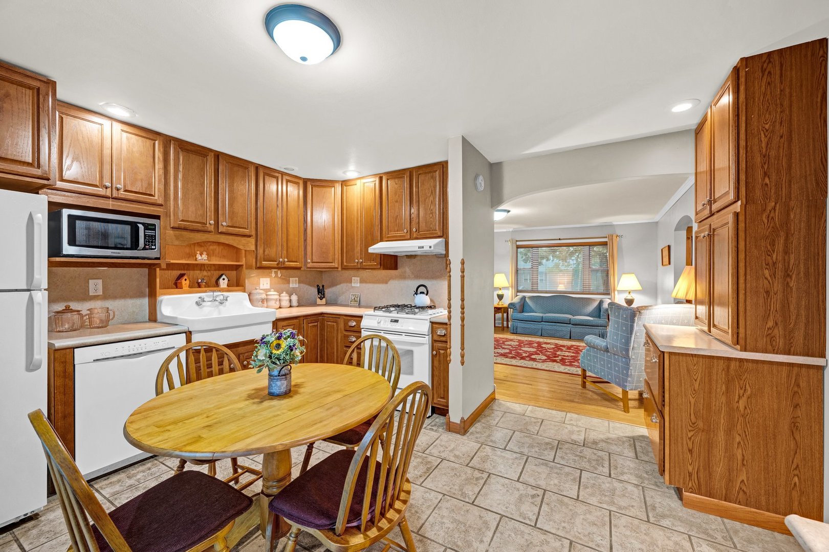 327 W Poplar Street, Heyworth, IL 61745