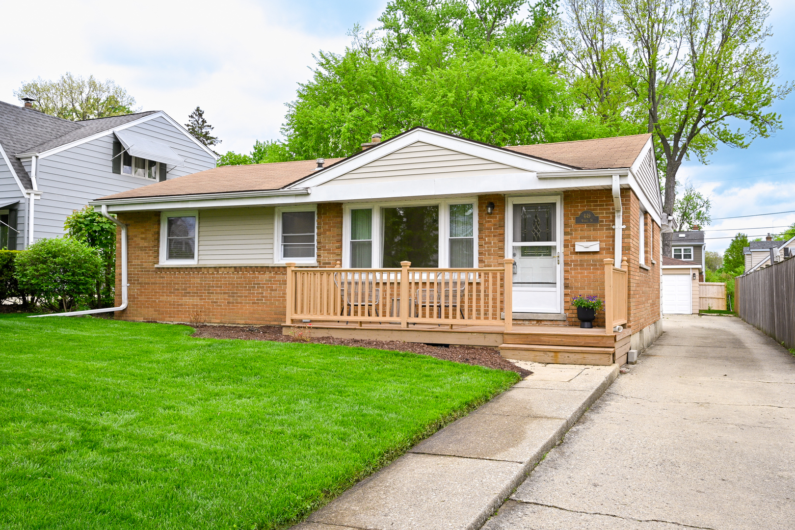449 W Verret Street, Elmhurst, IL 60126