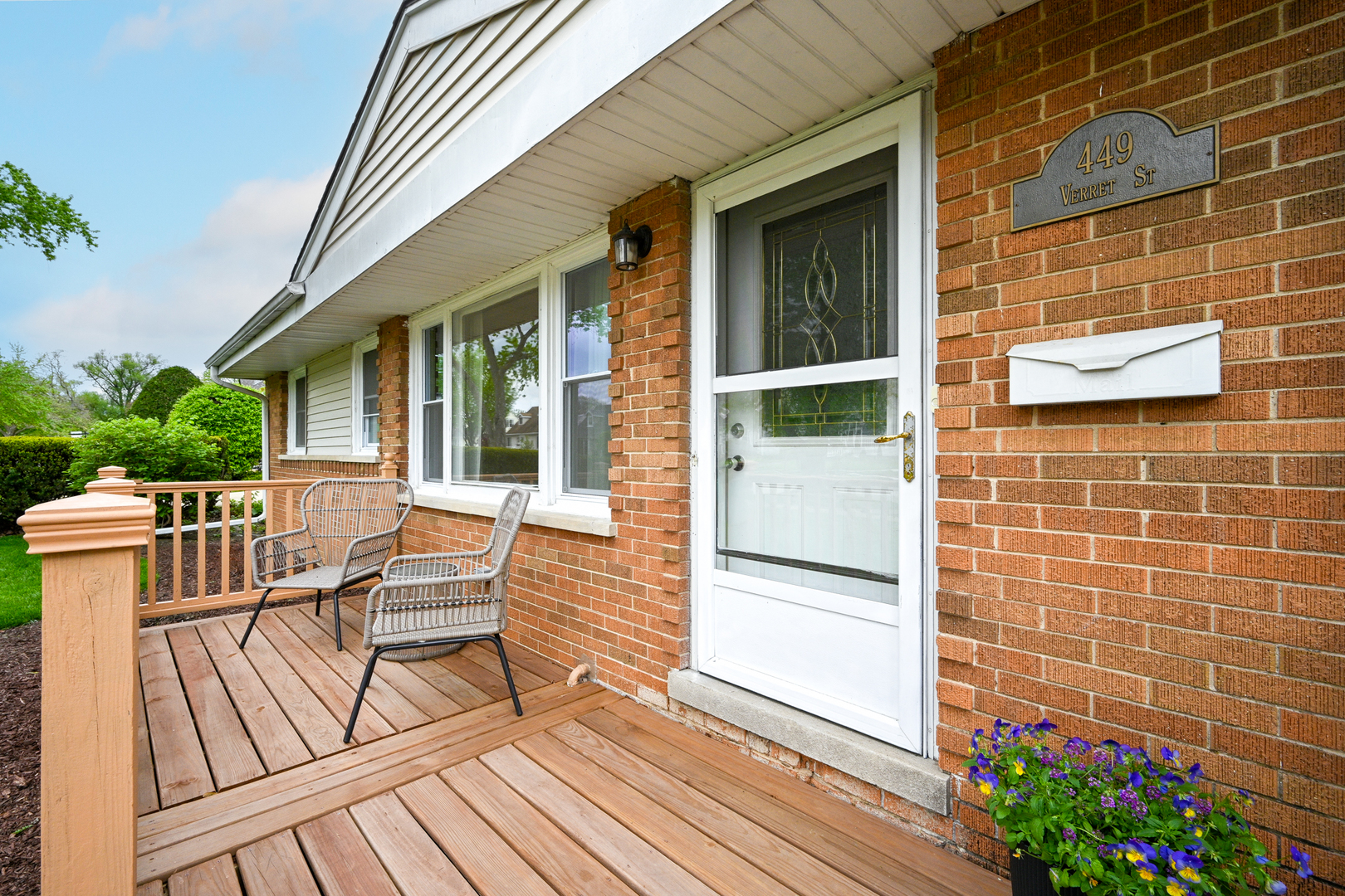 449 W Verret Street, Elmhurst, IL 60126