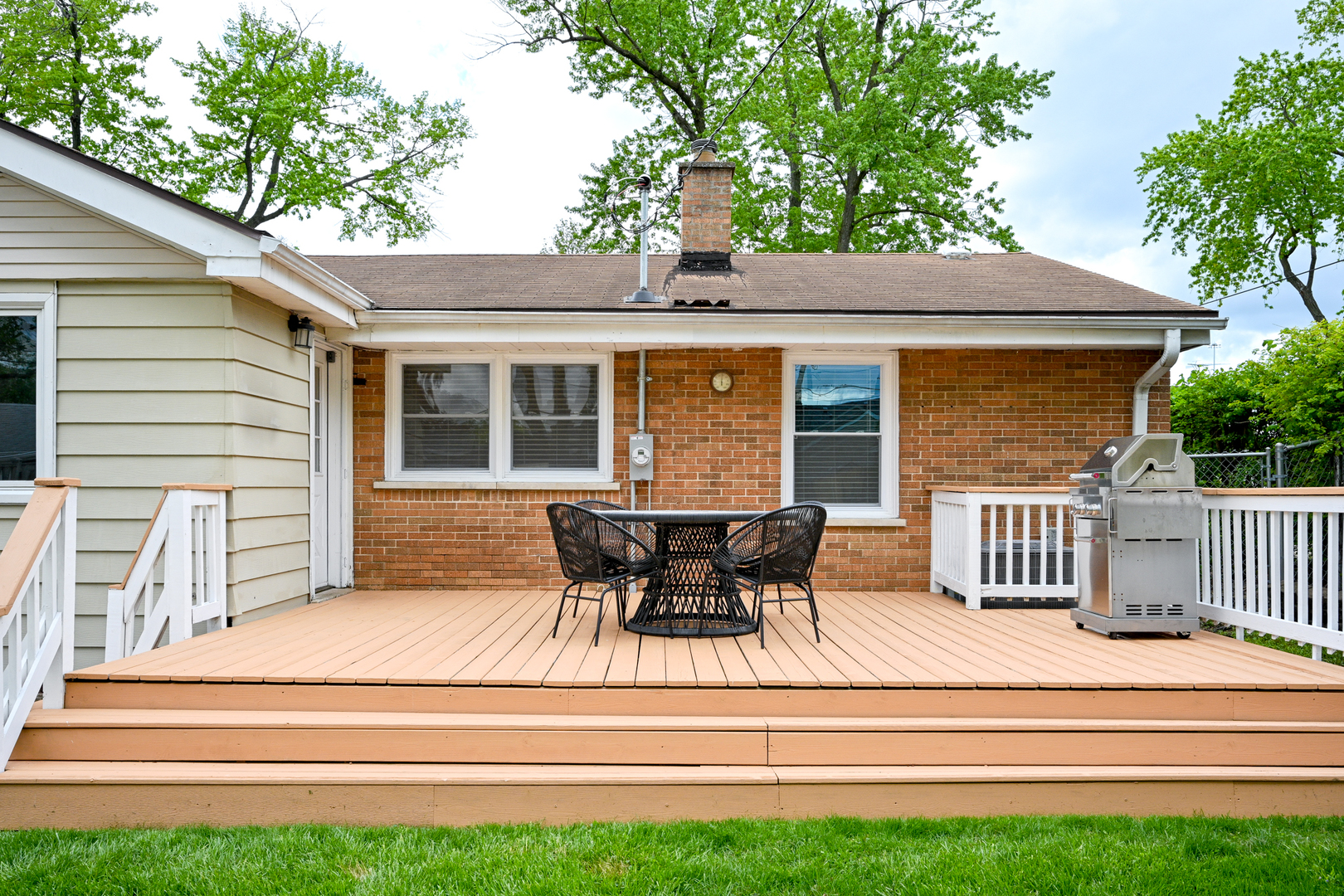 449 W Verret Street, Elmhurst, IL 60126