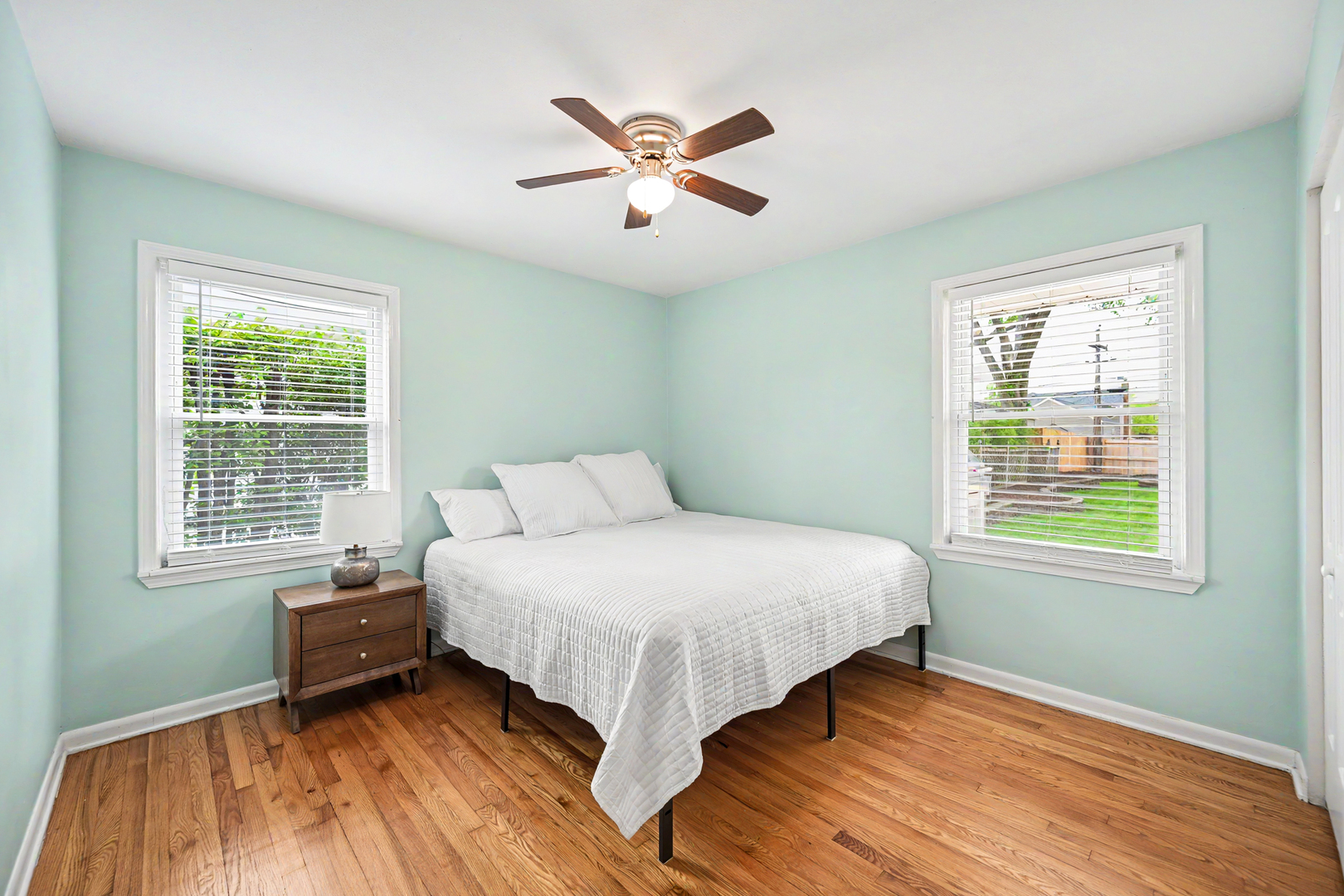 449 W Verret Street, Elmhurst, IL 60126