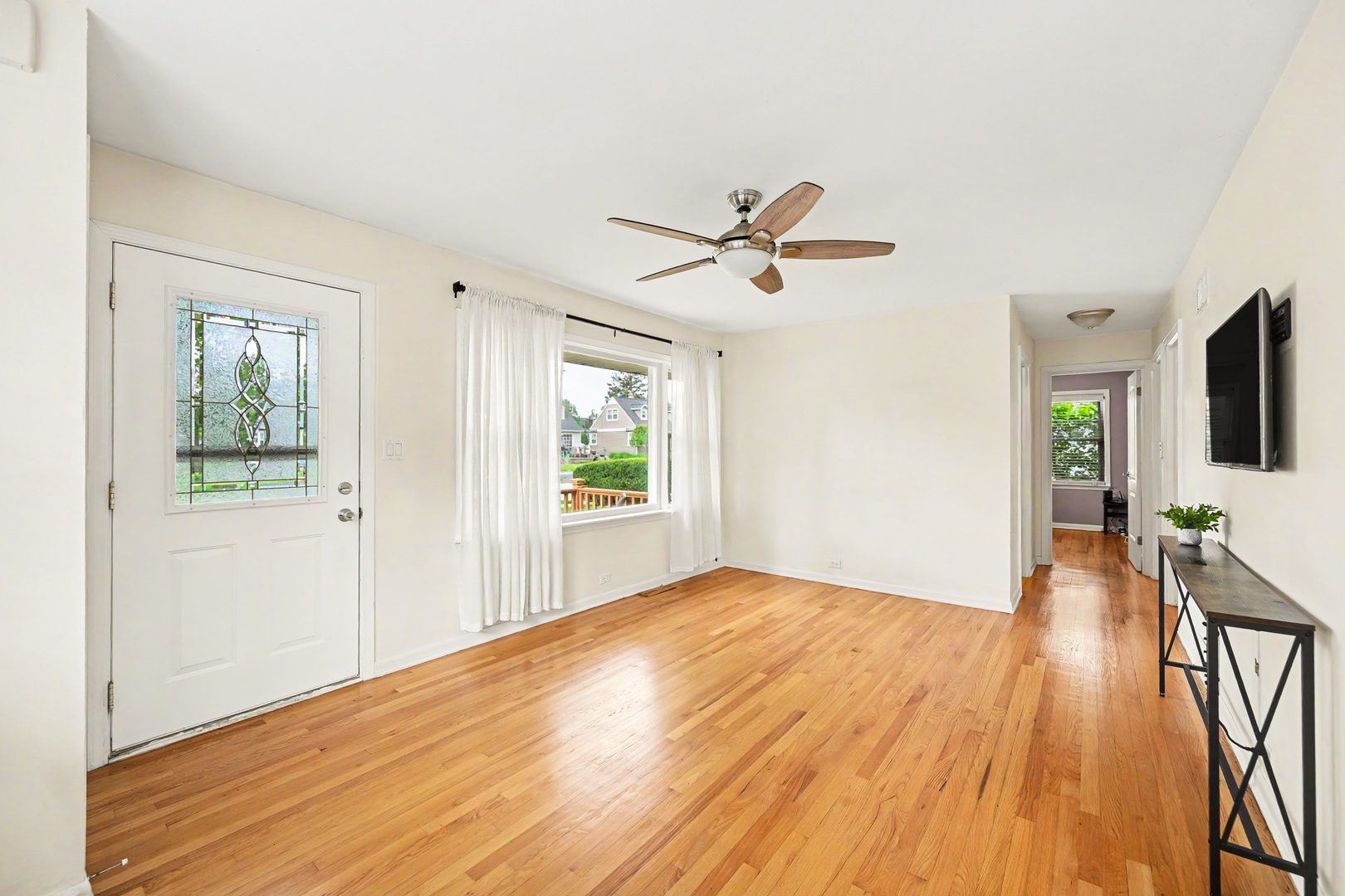 449 W Verret Street, Elmhurst, IL 60126