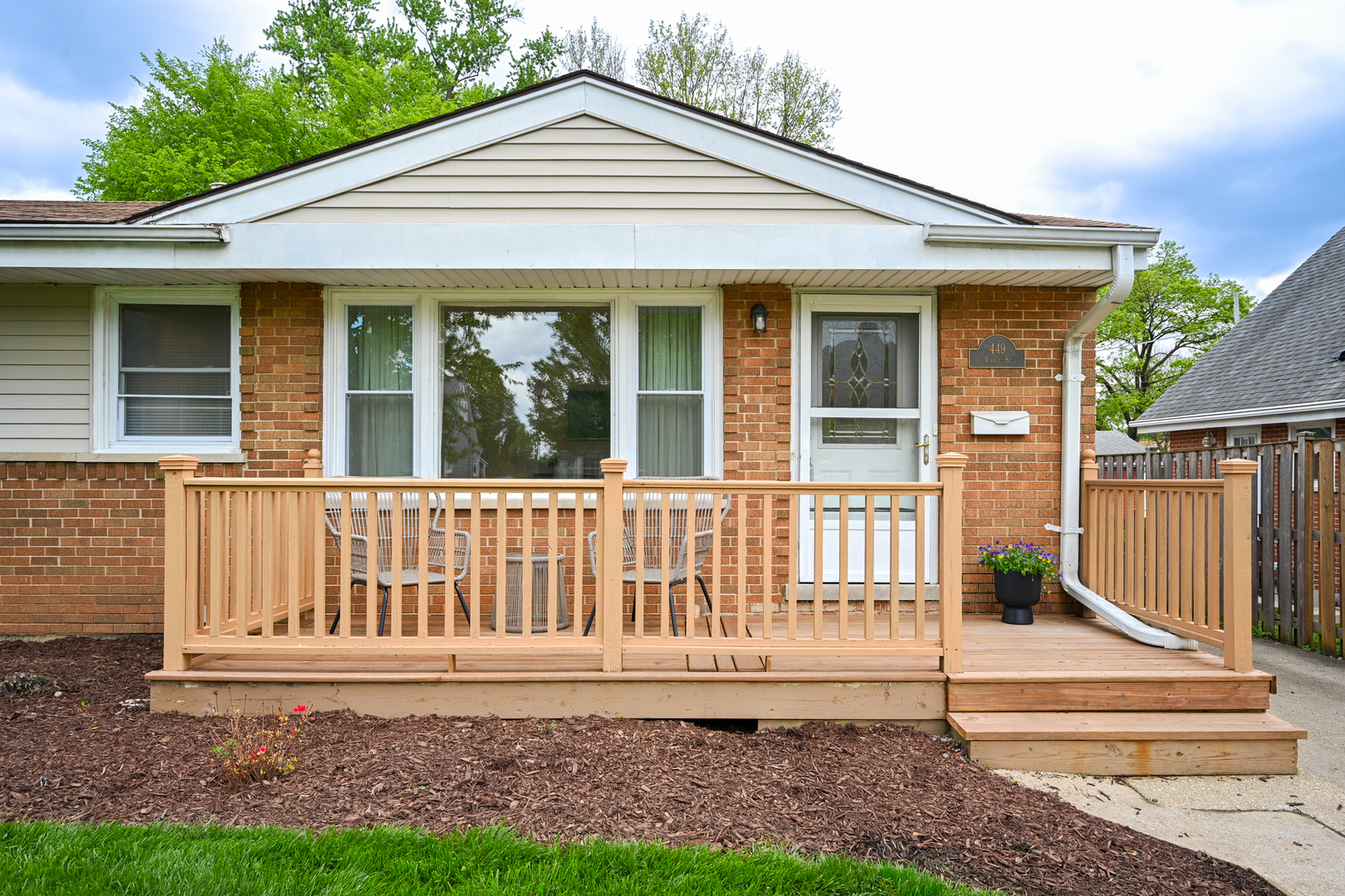 449 W Verret Street, Elmhurst, IL 60126