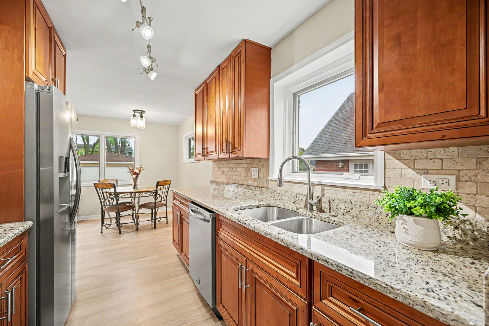 449 W Verret Street, Elmhurst, IL 60126