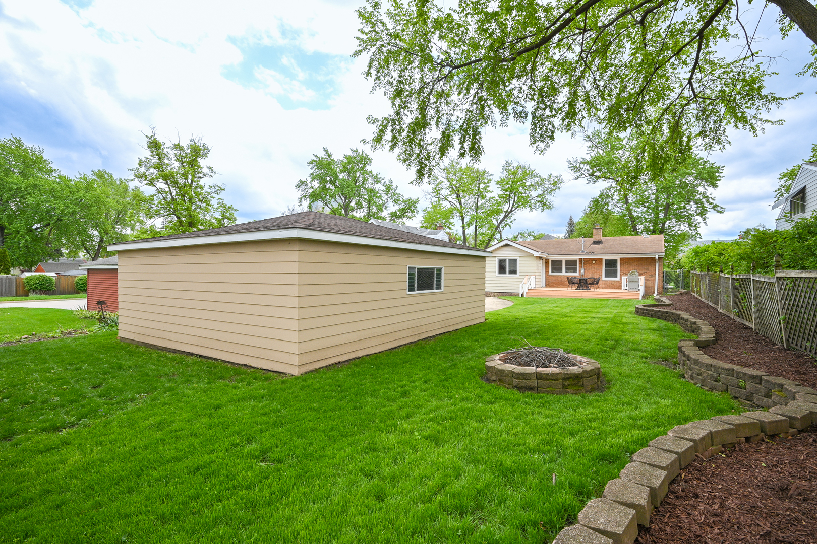 449 W Verret Street, Elmhurst, IL 60126