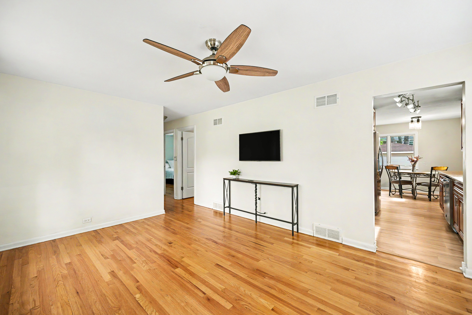 449 W Verret Street, Elmhurst, IL 60126