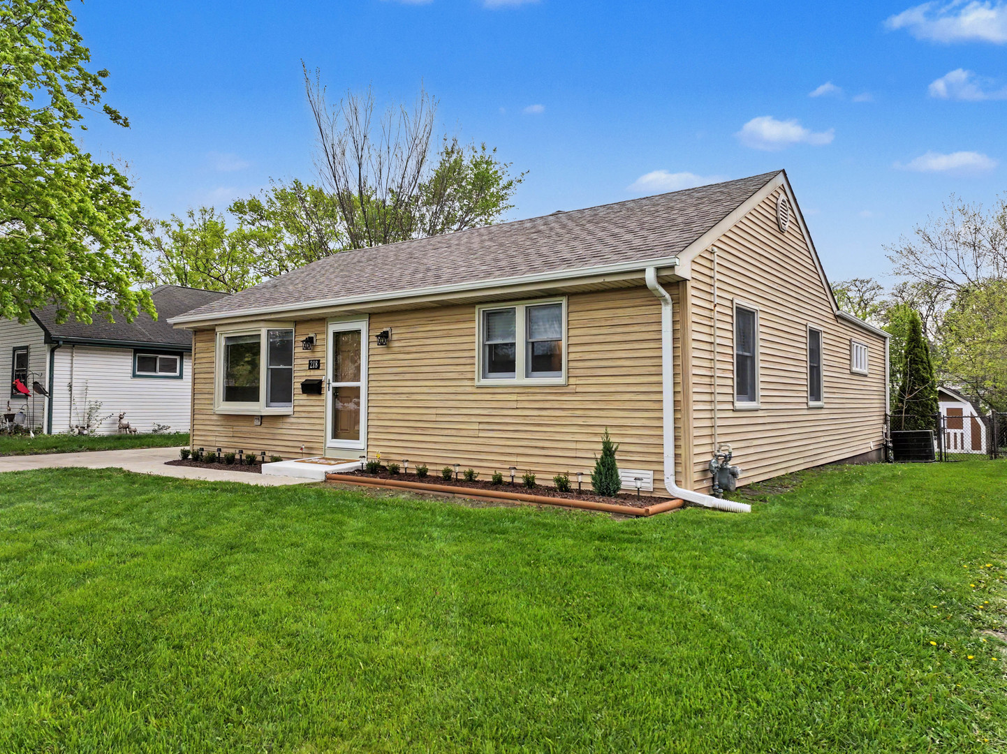 218 N Louis Street, Mount Prospect, IL 60056
