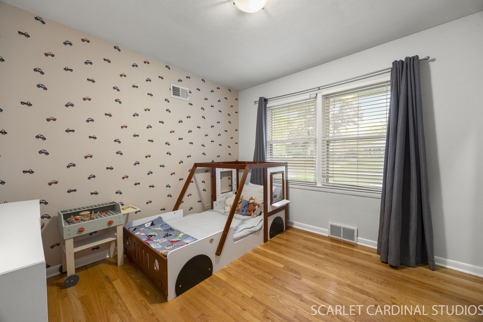 1910 E LIBERTY Drive, Wheaton, IL 60187