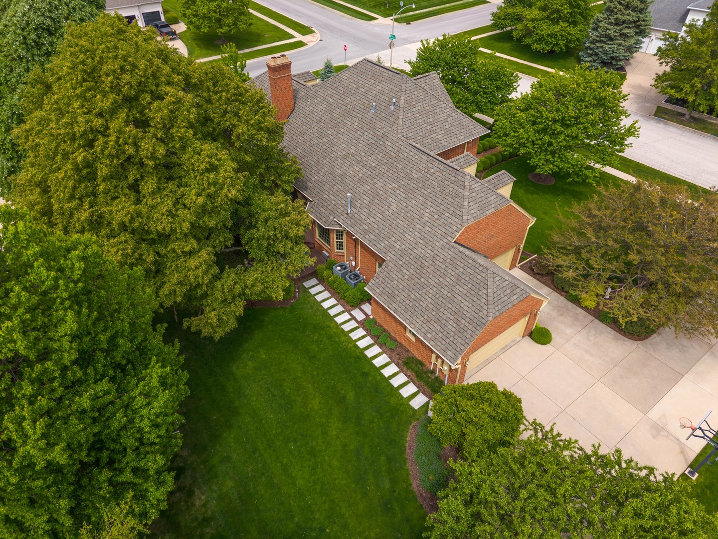 3301 Wisteria Lane, Bloomington, IL 61704