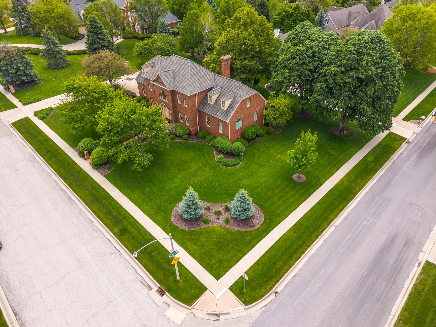 3301 Wisteria Lane, Bloomington, IL 61704
