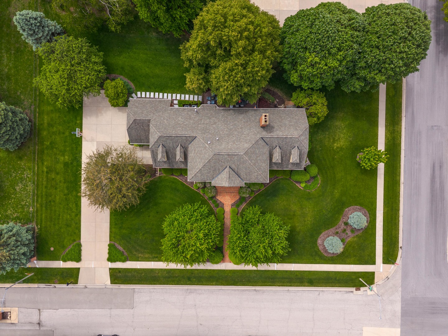 3301 Wisteria Lane, Bloomington, IL 61704