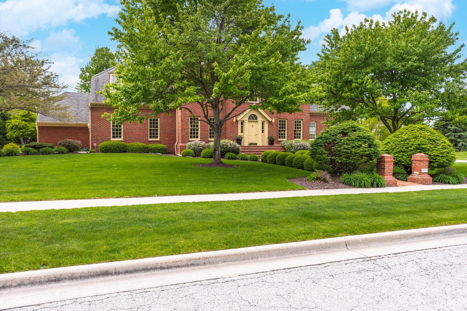 3301 Wisteria Lane, Bloomington, IL 61704