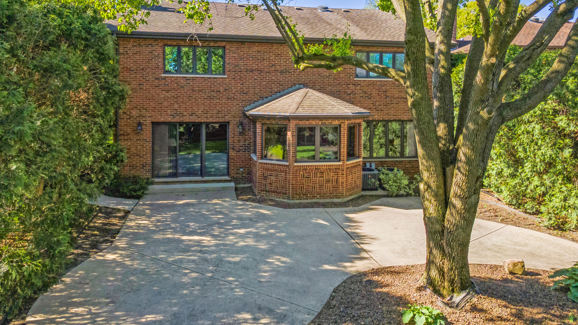 2208 Milton Avenue, Park Ridge, IL 60068