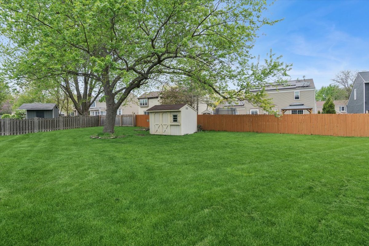 733 Cypress Lane, Carol Stream, IL 60188