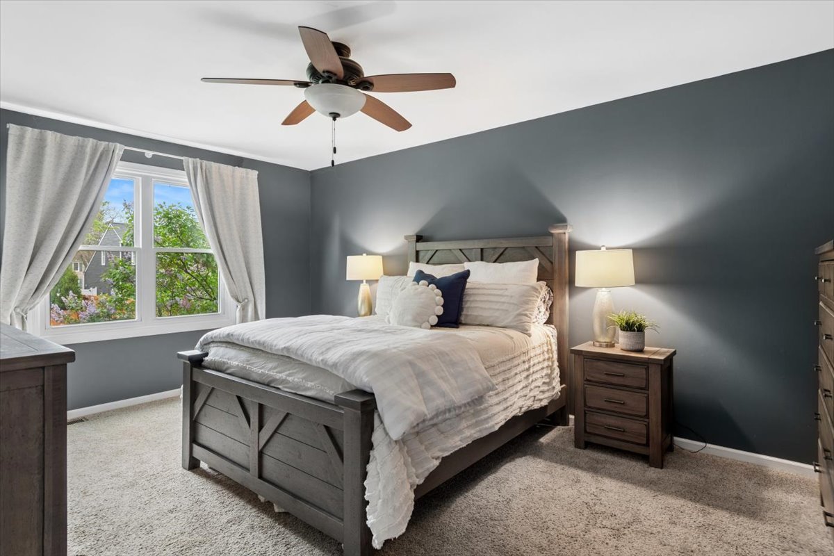 733 Cypress Lane, Carol Stream, IL 60188