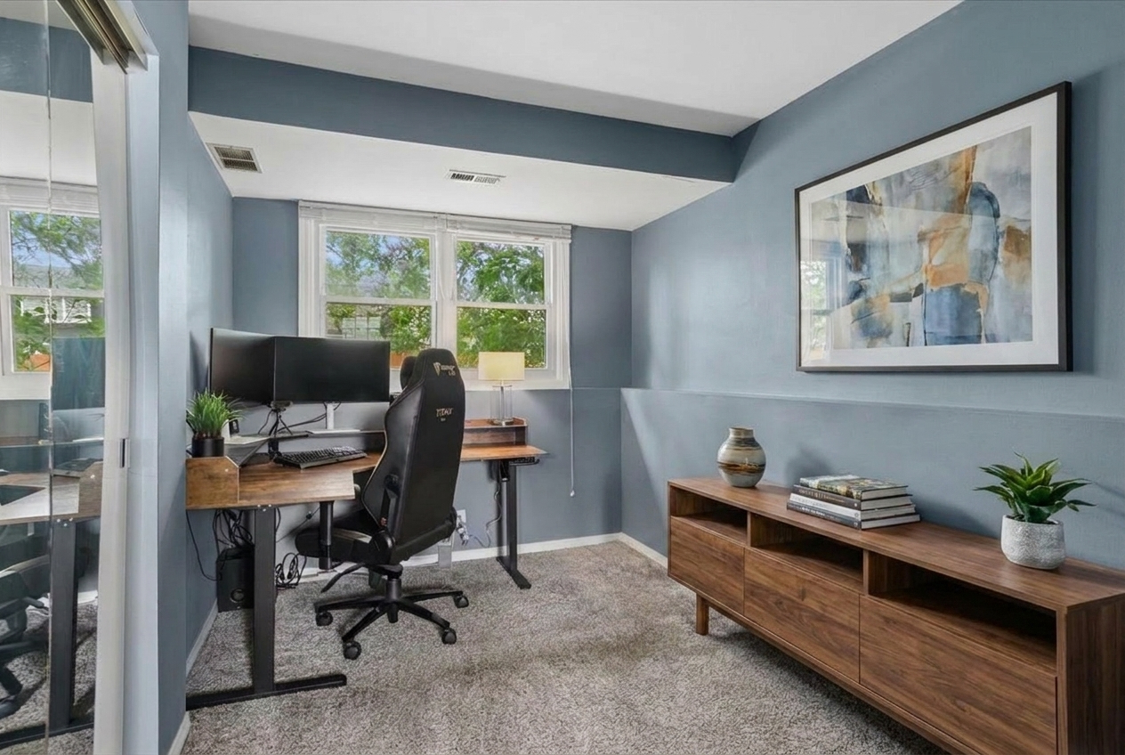 733 Cypress Lane, Carol Stream, IL 60188