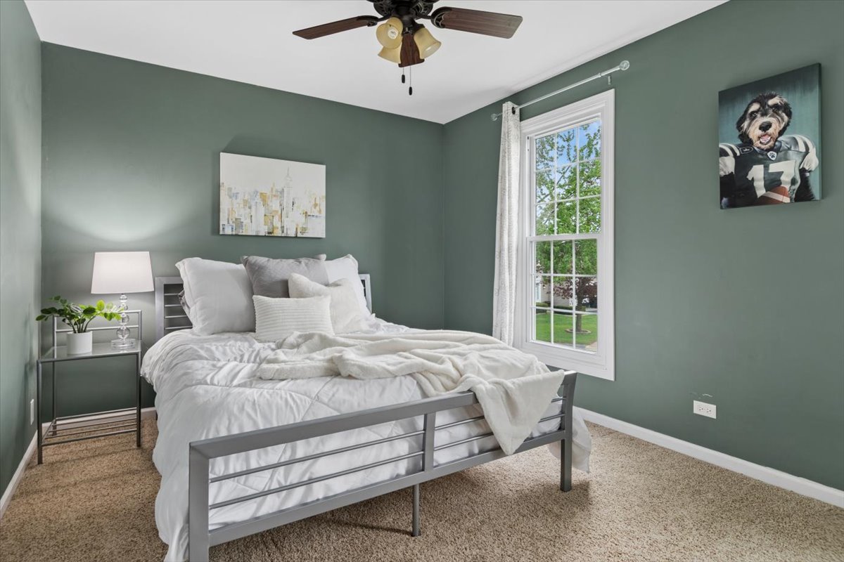 733 Cypress Lane, Carol Stream, IL 60188