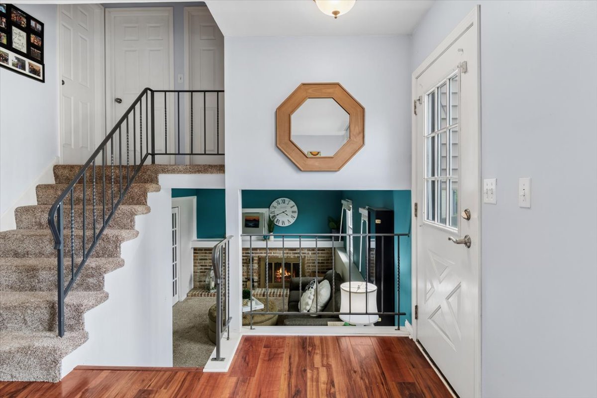 733 Cypress Lane, Carol Stream, IL 60188