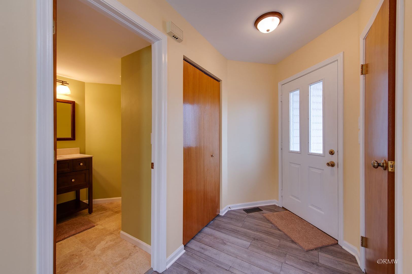 344 Kildare Court, Carol Stream, IL 60188