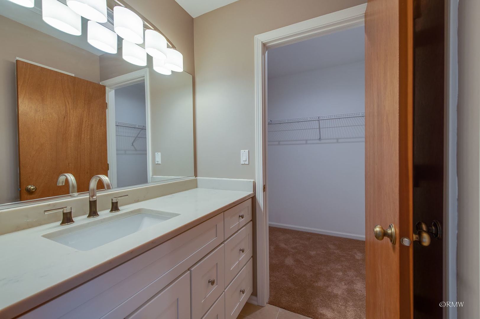 344 Kildare Court, Carol Stream, IL 60188