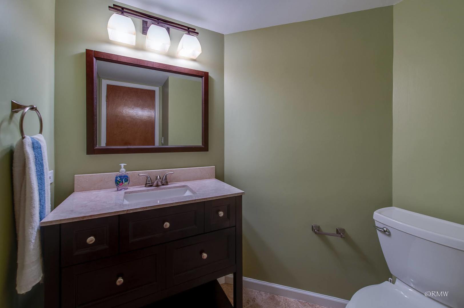 344 Kildare Court, Carol Stream, IL 60188